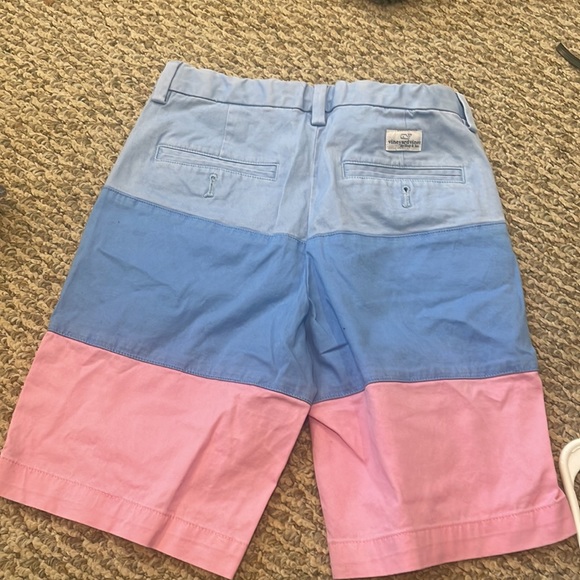 Vineyard Vines shorts - Picture 2 of 4